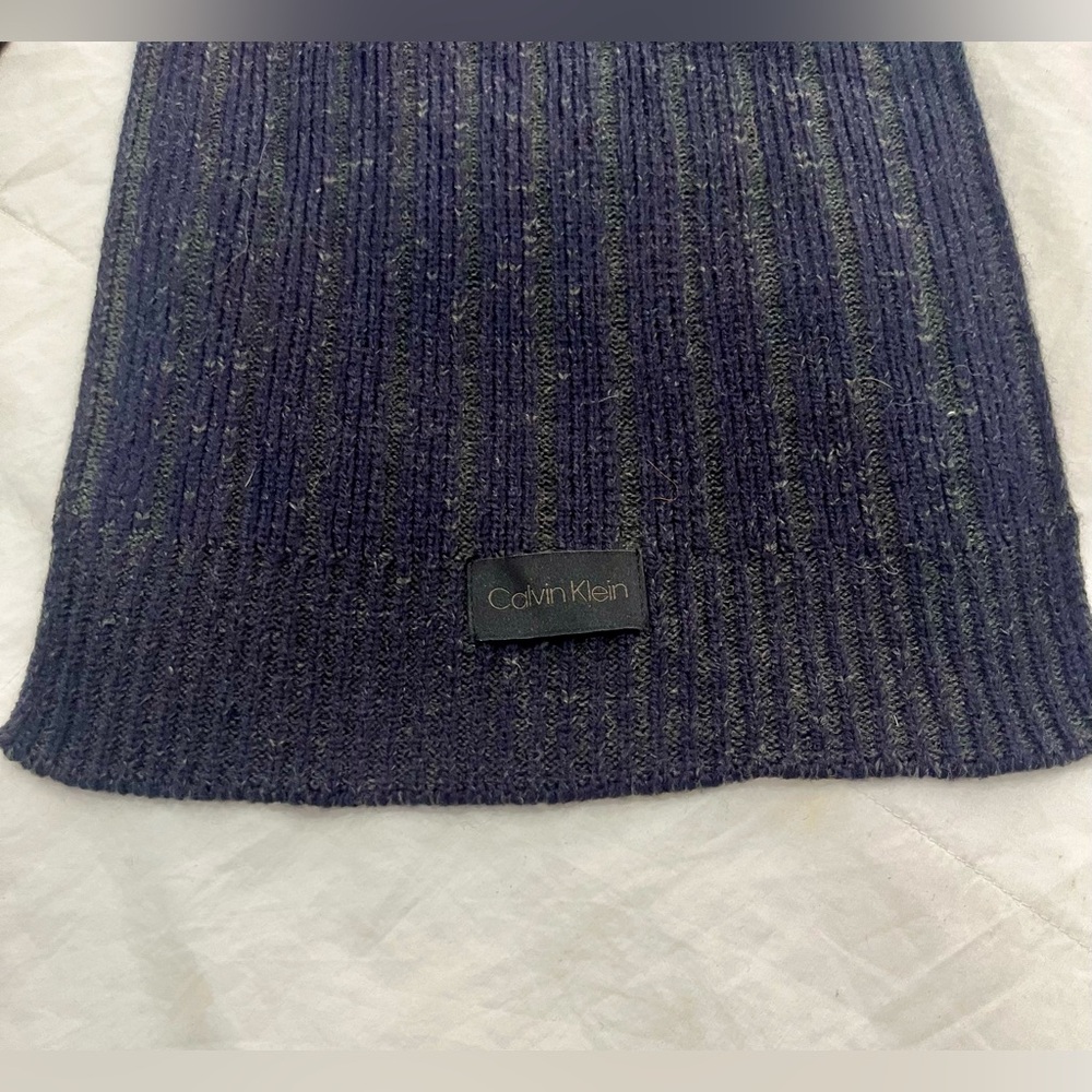 Calvin Klein Scarf π§£ - Picture 2 of 5